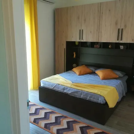 Lägenhet Yellow Palace *